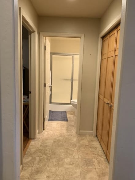 Building Photo - 208 E Nicklaus Ave