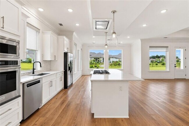 Building Photo - 501 N Corniche Du Lac