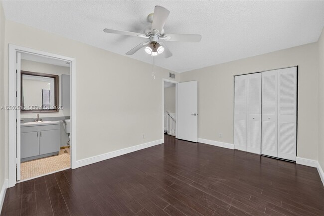 Building Photo - 5555 Ludlam Rd