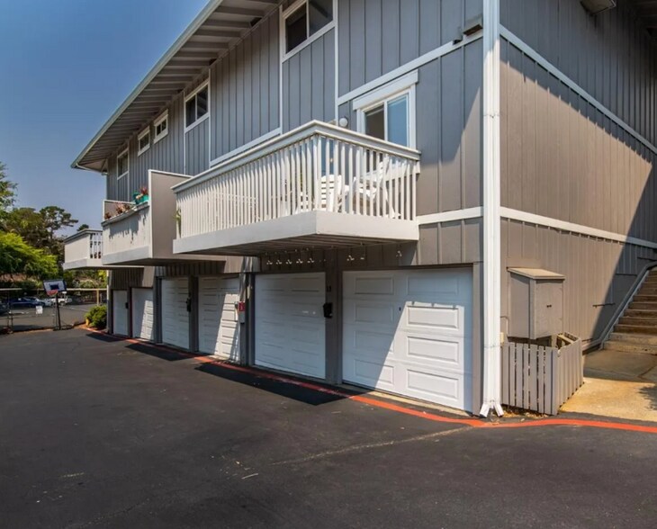 Primary Photo - 103 Sunset Cir