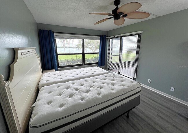Building Photo - 6291 Bahia Del Mar Cir