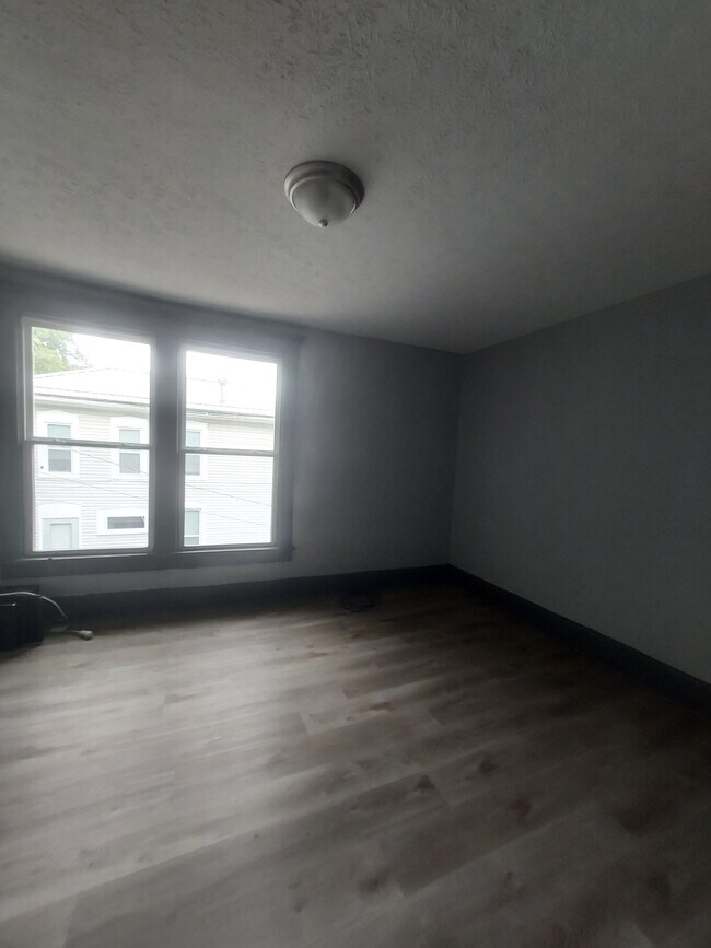 Building Photo - 279 Hudson Ave
