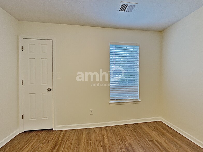 Building Photo - 2462 Heatherton Ct