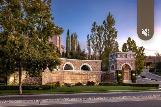 Building Photo - 2988 Grassina St
