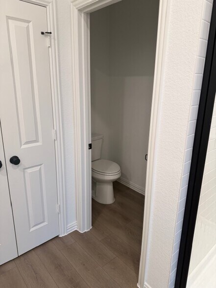 Building Photo - 636 Big Bend Dr