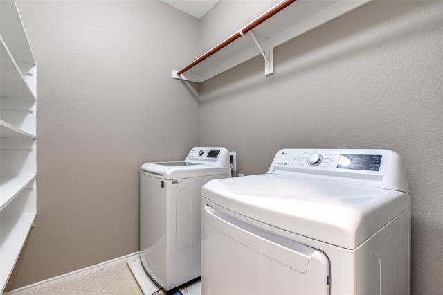 Building Photo - 1108 Chesterfield Dr