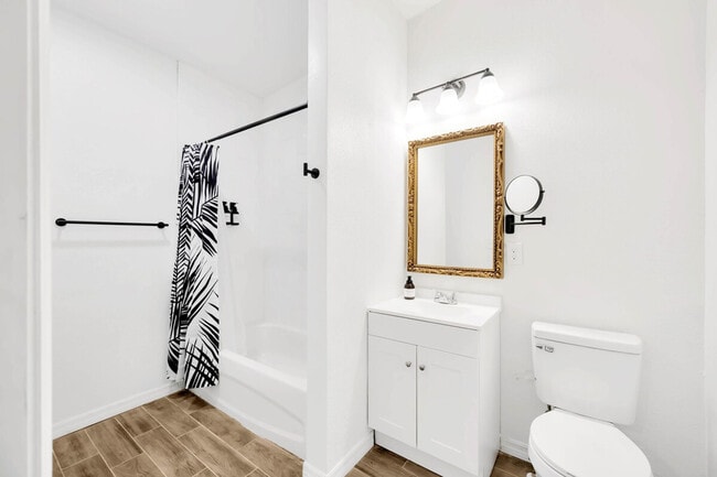 Building Photo - 10755 Clara Ln