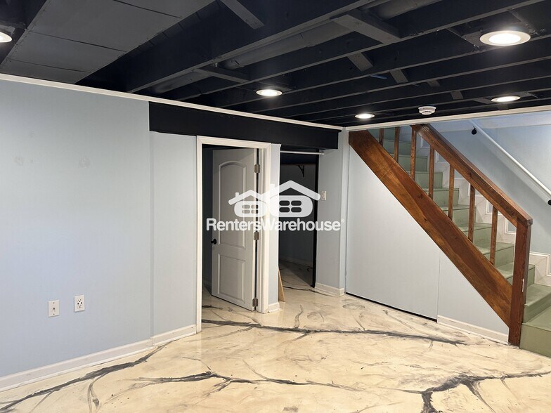 Building Photo - 1807 Yakona Rd