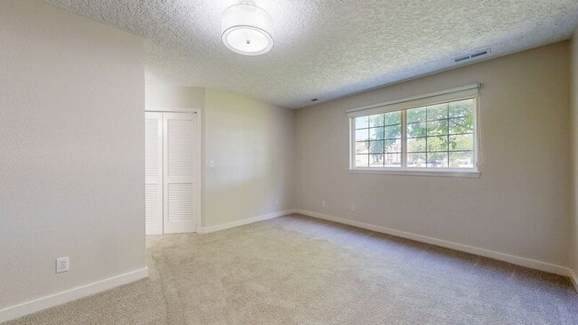 Building Photo - 510 Hogan Ct