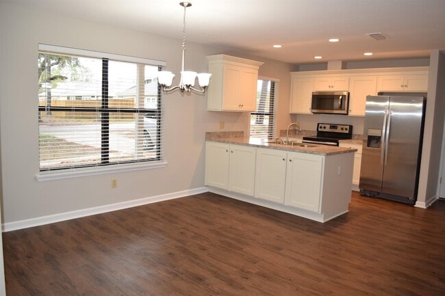 Building Photo - 1700 Green Ridge Trail