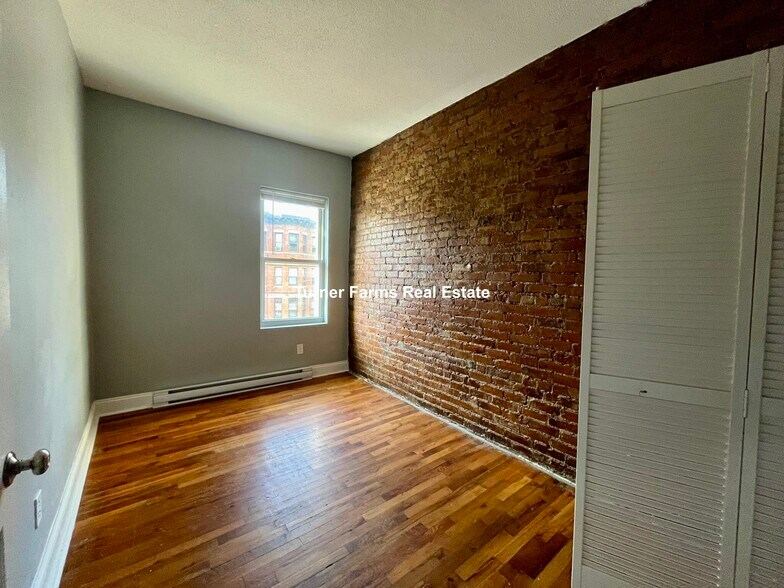 Building Photo - 880 Huntington Ave