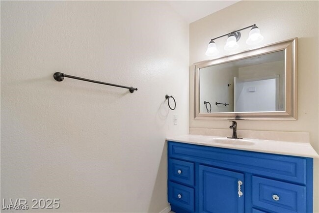 Building Photo - 7213 Lakeland Ct