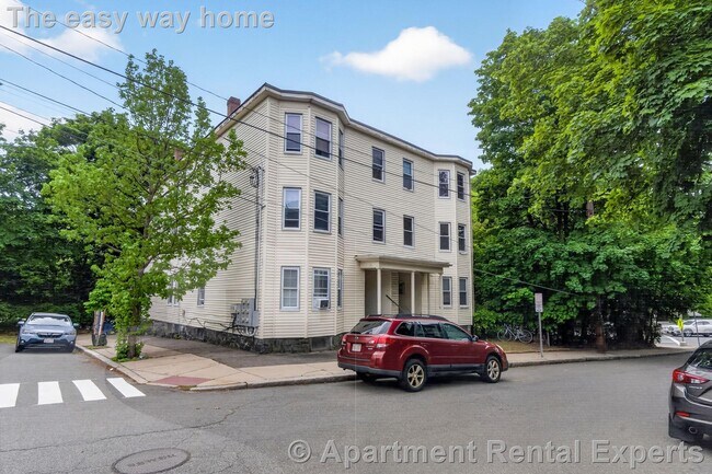 Building Photo - 112 Woodstock St