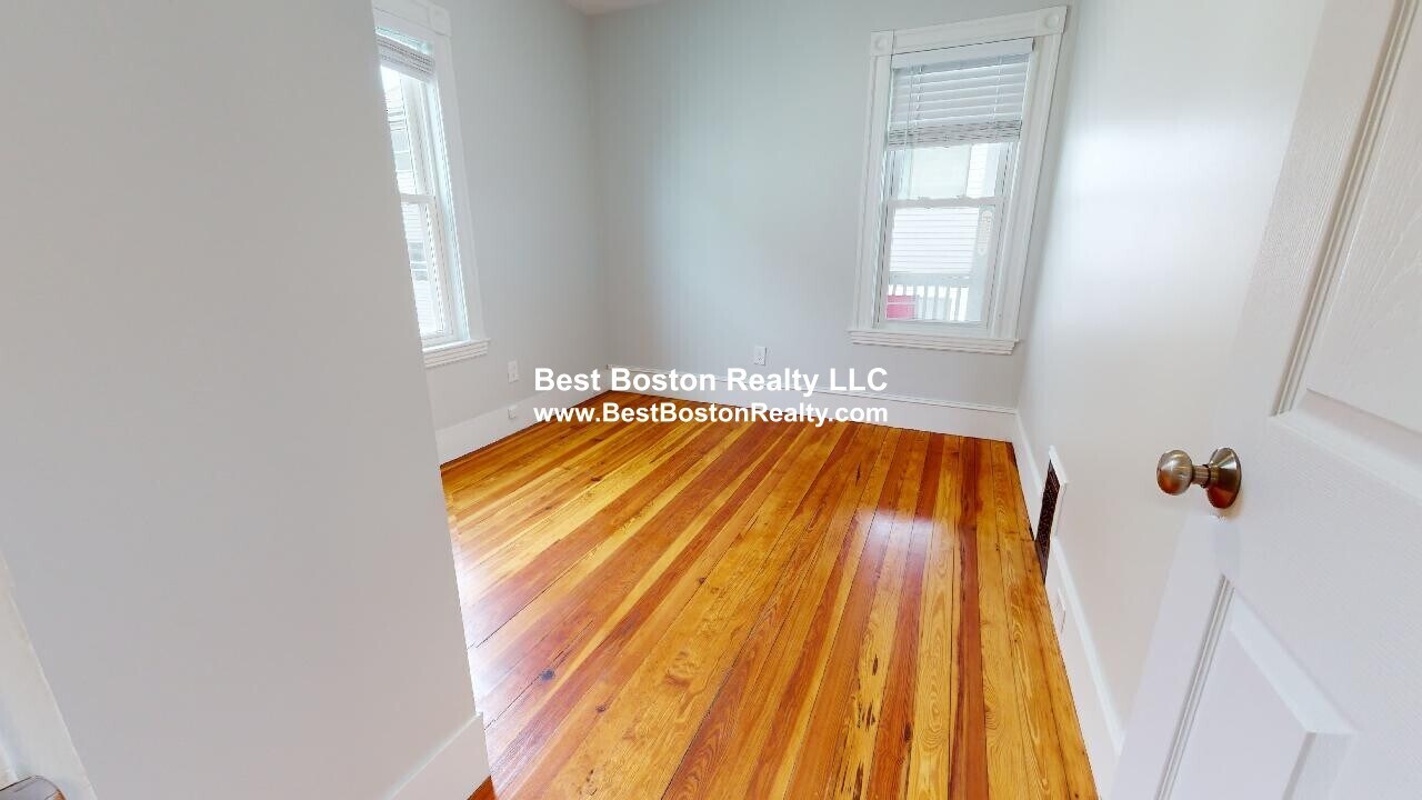 Building Photo - 27 A Craigie St