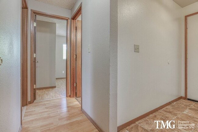 Building Photo - Charming Duplex with Garage Near the Washo...