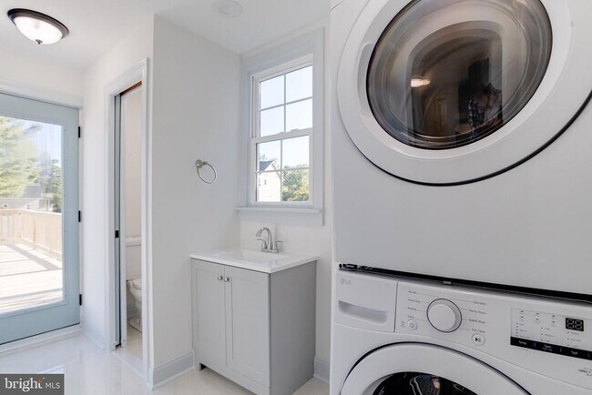 Building Photo - 5717 Station Rd