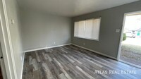 Building Photo - Beautiful 1 Bedroom 1 Bath Located Right O...