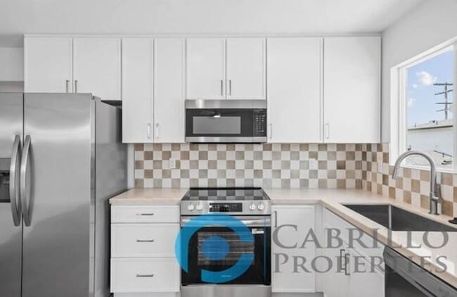 Building Photo - 3074 46th St