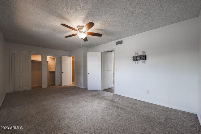 Building Photo - 3868 N 30th St