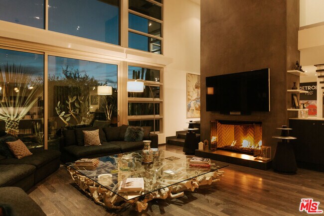 Building Photo - 2651 Nichols Canyon Rd