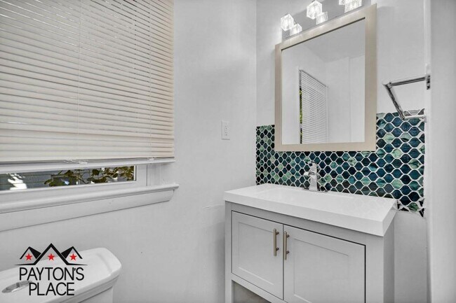 Building Photo - 4820 13th St NW #2