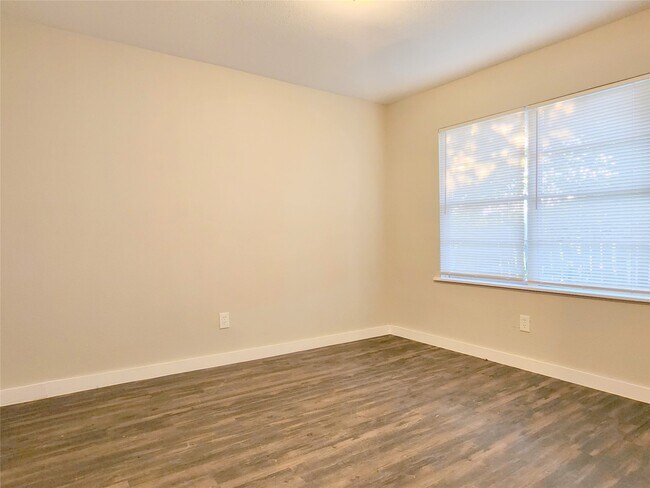 Building Photo - 1106 2nd Ave N