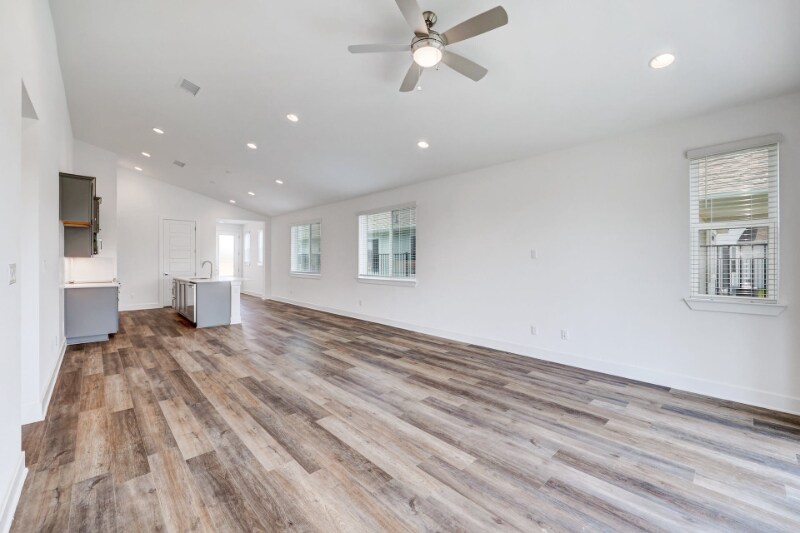 Building Photo - 3805 Mesquite Vly Rd