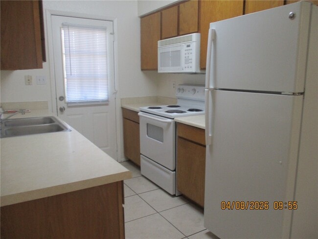 Building Photo - 2801 Colibri Courte