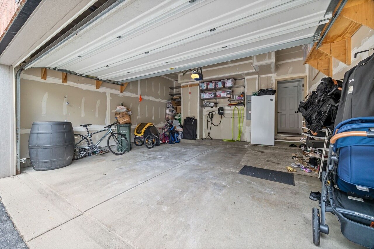 Building Photo - 302 Narragansett Ct