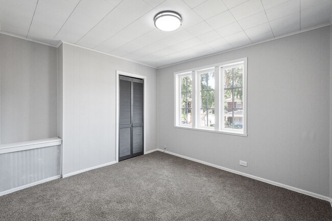 Building Photo - STUNNING 4 BEDROOM IN SHERADEN! SPACIOUS R...