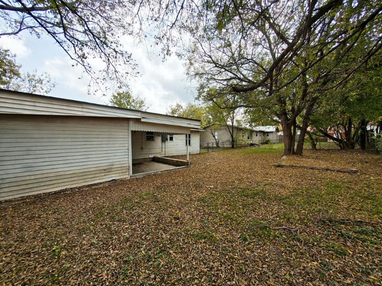 Building Photo - 202 Margaret Lee St