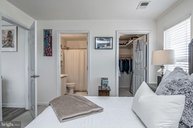 Building Photo - 1066 Gardenview Loop