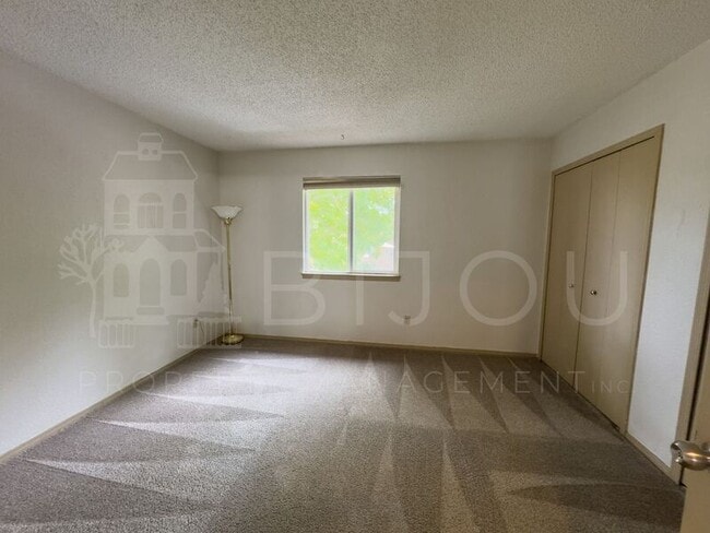 Building Photo - 2146 Baltimore Cir