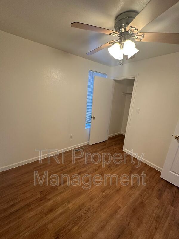Building Photo - 1522 9th Ave