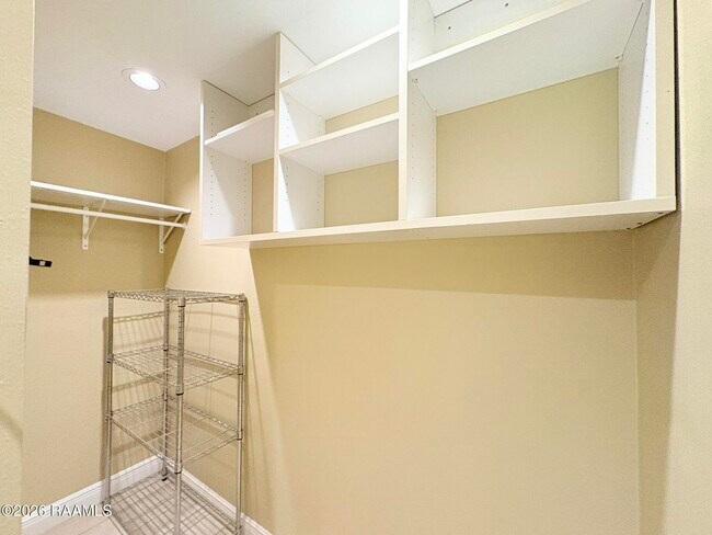 Building Photo - 4441 Burbank Dr