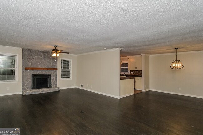 Building Photo - 715 Jett Rd