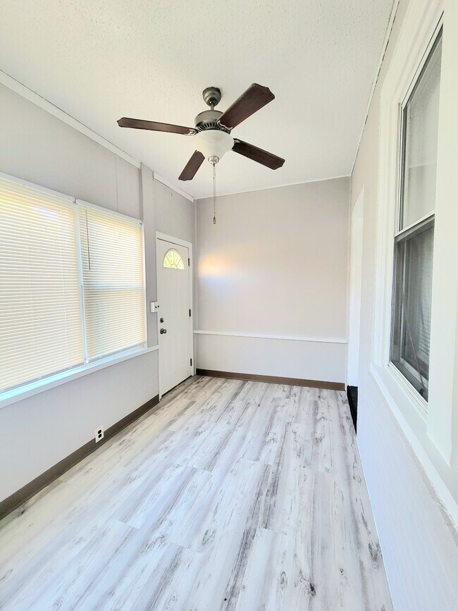 Building Photo - 602 Powell St