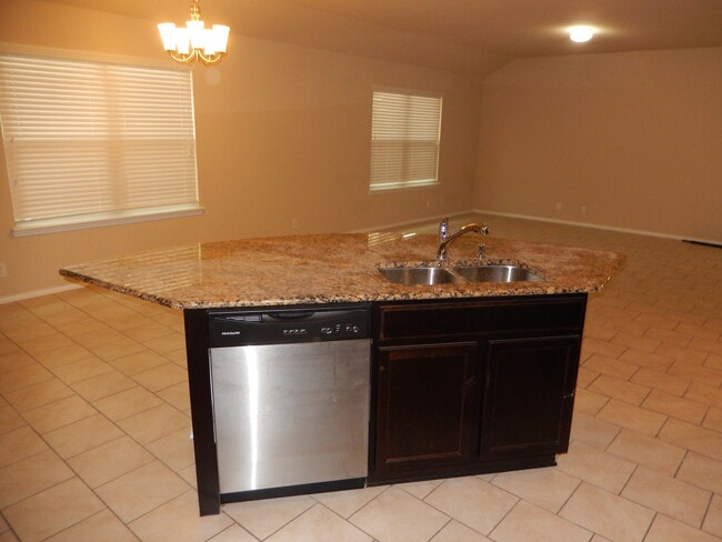 Building Photo - 2711 Sunset Bend