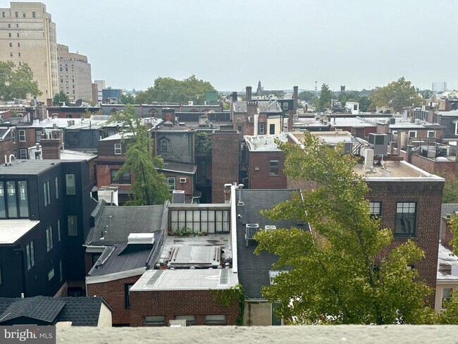 Building Photo - 224 W Rittenhouse Square