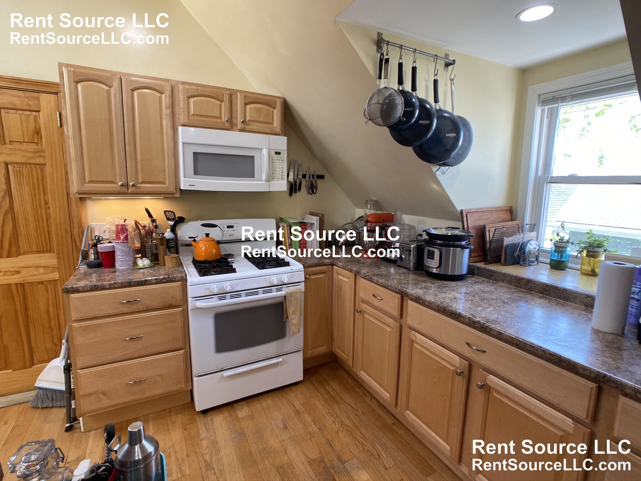 Building Photo - 20 Radcliffe Rd