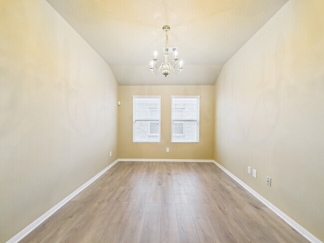 Building Photo - 5039 Ivy Fair Way