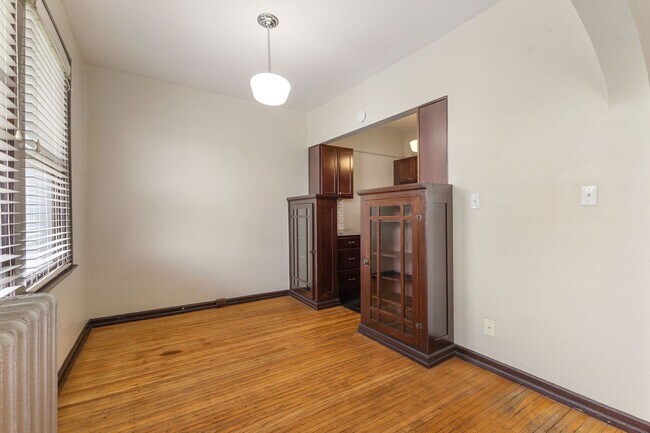 Building Photo - 5230 E Washington St