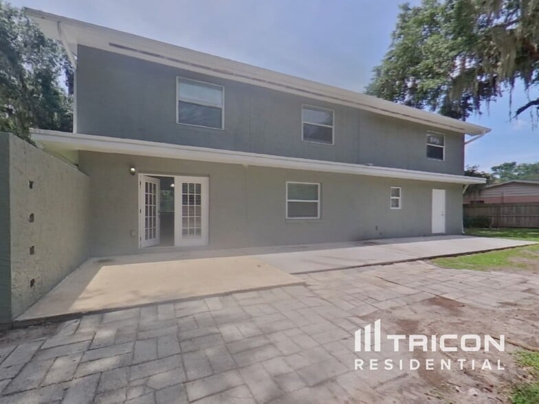 Building Photo - 4011 Palm Dr