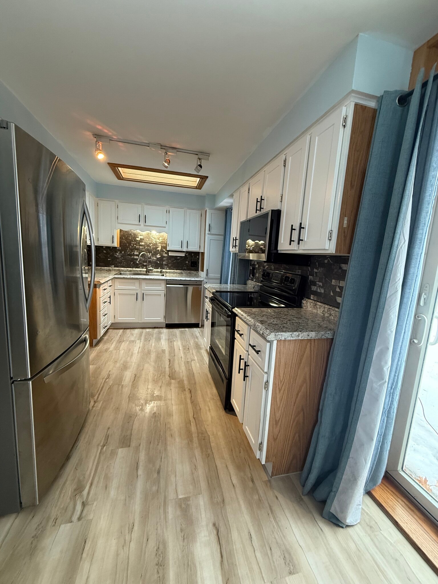 Building Photo - 195 Huntress St