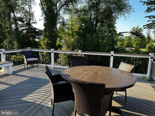 Building Photo - 41256 Lenah Point Dr
