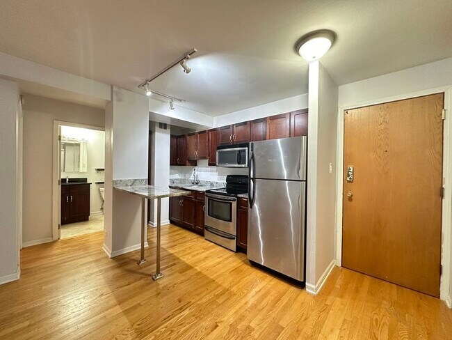 Building Photo - 4180 N Marine Dr