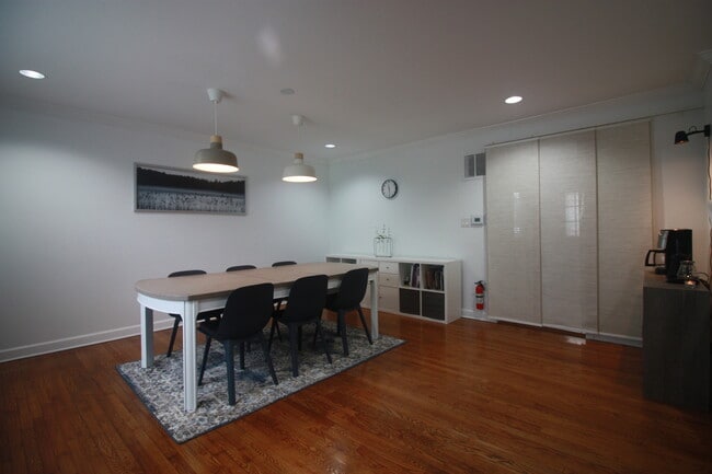 Building Photo - 1624 Greenwood Rd