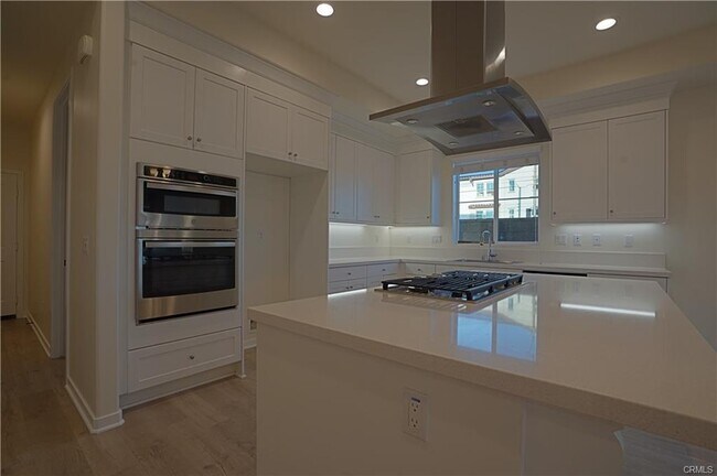 Building Photo - 22331 Normandie Ave