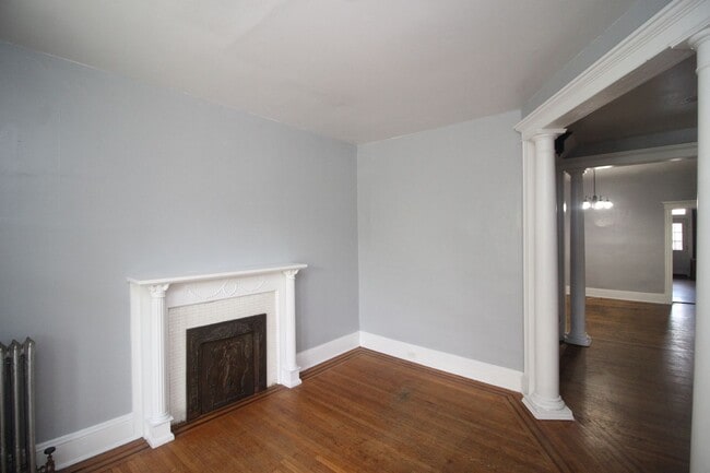 Building Photo - 2026/2027 JHU Off-campus Large 5bd/2.5ba home w/ Parking Spot! Available 6/9/26