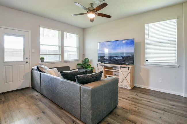 Building Photo - 24967 Goldoni Dr